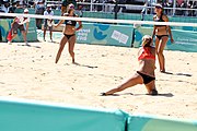 Deutsch: Beachvolleyball bei den Olympischen Jugendspielen 2018; Tag 9, 15. Oktober 2018; Mädchen, Viertelfinale: USA-Spanien 2–1 (21–19/17–21/15–9) English: Beach volleyball at the 2018 Summer Youth Olympics at 15 October 2018 – Girls Quarterfinals: USA-Spain 2–1 (21–19/17–21/15–9)