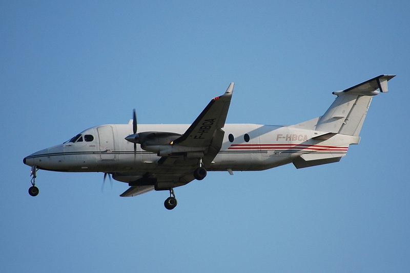 File:Beech 1900D Chalair (CLG) F-HBCA - MSN UE188 (4315032729).jpg