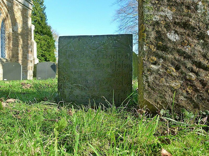 File:Belvoir Angel headstone, Ab Kettleby Churchyard - geograph.org.uk - 5209430.jpg