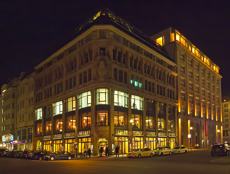 File:Berlin Gendarmenmarkt Rausch Chocolatiers.jpg