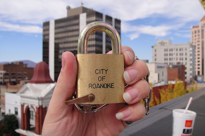 File:Best 4B72 Roanoke Logo Padlock.jpg