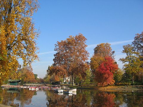 The Vincennes Park in autumn