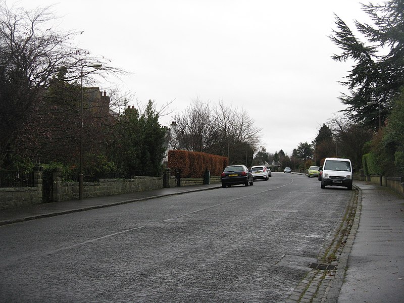 File:Braid Farm Road - geograph.org.uk - 3267137.jpg