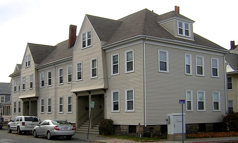 File:Building at 1 to 7 Moscow Street Quincy MA.jpg