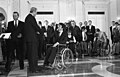 Bundesarchiv B 145 Bild-F060031-0007, Bundespräsident zeichnet Behindertensportler aus.jpg