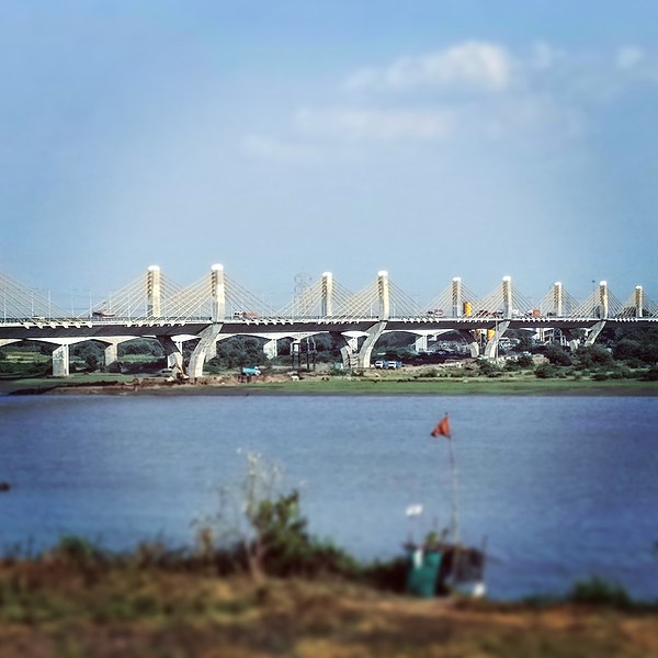 Cable bridge on NH48 across Narmada River near Bharuch