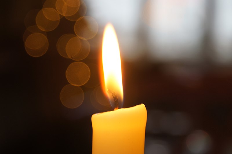 File:Candle flame closeup.jpg