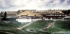 Canyon Hotel, Yellowstone, cropped.jpg