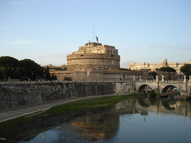 File:Castel Sant'Angelo - side view - ryarwood.jpg