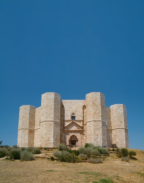 File:Castel del Monte0001.jpg