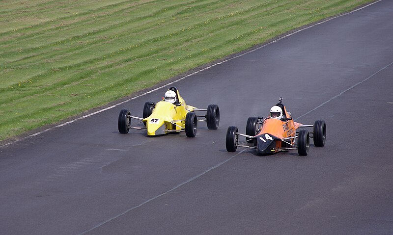 File:Castle Combe Circuit MMB A6 Castle Combe Formula Ford 1600 Championship.jpg