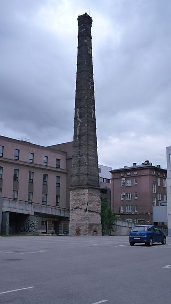 File:Chimney in Jõe street.JPG