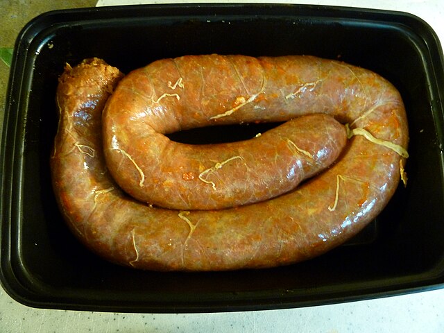 Chorizo By Jaydoo (Own work) [CC BY-SA 3.0 (https://creativecommons.org/licenses/by-sa/3.0)], via Wikimedia Commons