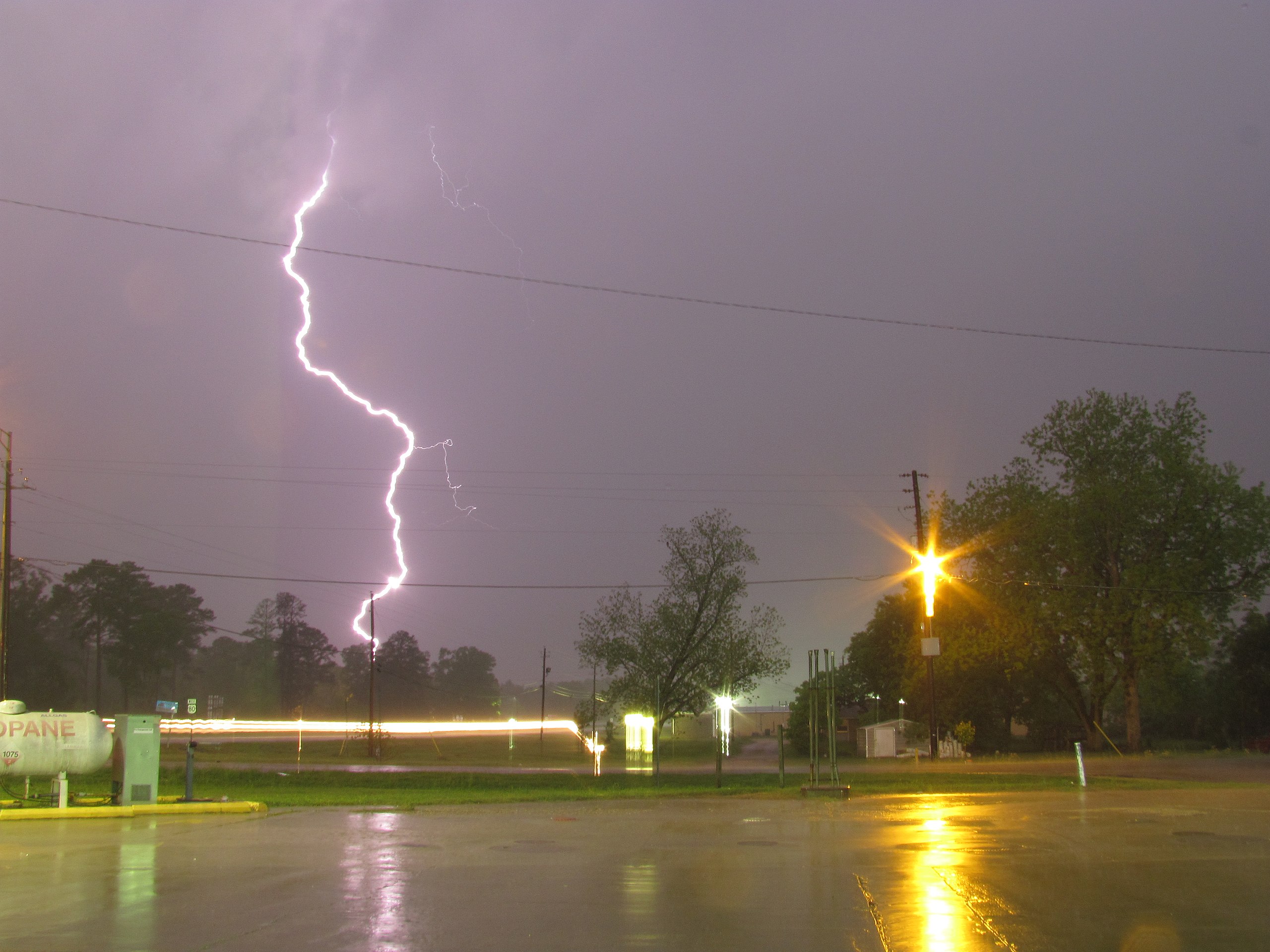 File:Cloud to Ground Lightning  - Wikimedia Commons