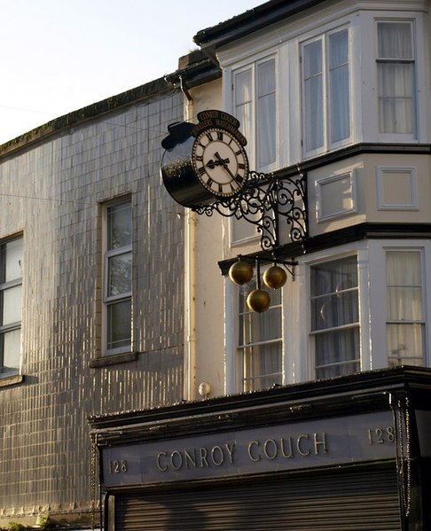 File:Conroy Couch, Union Street, Torquay - geograph.org.uk - 1577739.jpg
