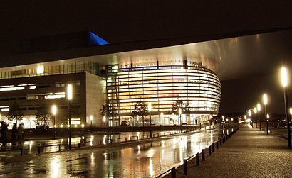 How to get to Operaen with public transit - About the place