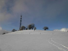 Vue hivernale de la face sud du sommet du crêt Monniot.