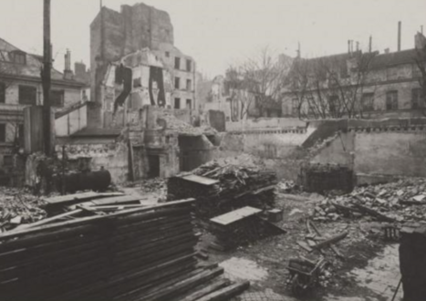 Déblaiement du l’ancien cimetière Saint-Paul en 1912 pour l’ouverture de la rue Neuve-Saint-Pierre.