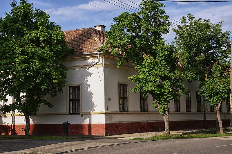 File:Dévaványa, Hungary – Imre Bereczki Local Historical Museum 01.jpg