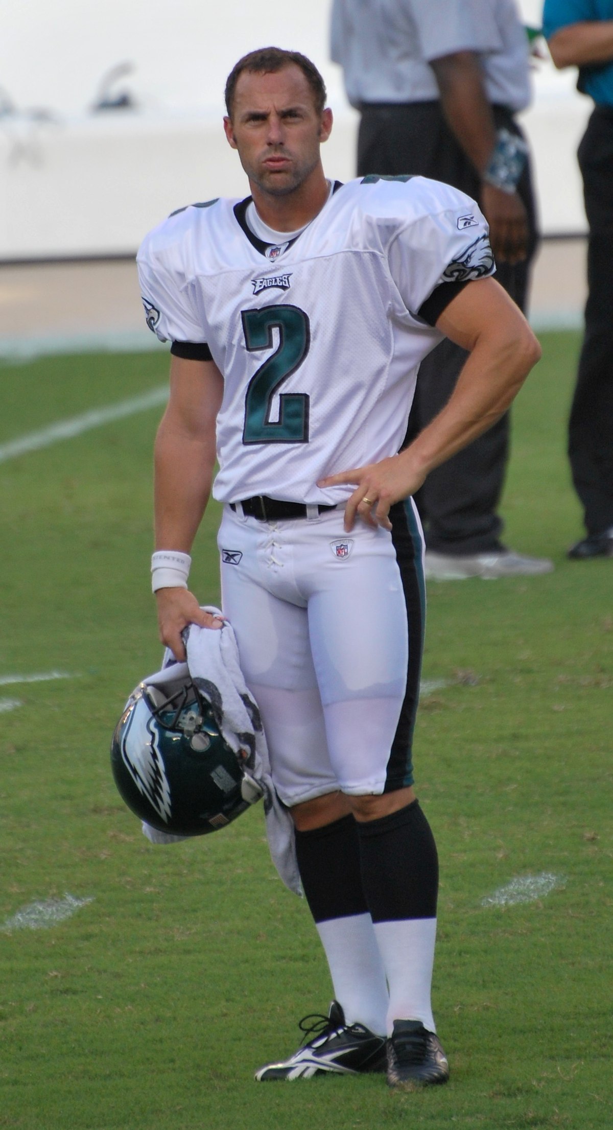 File:David Akers at Eagles training camp 2008-08-05.jpg - Wikimedia Commons