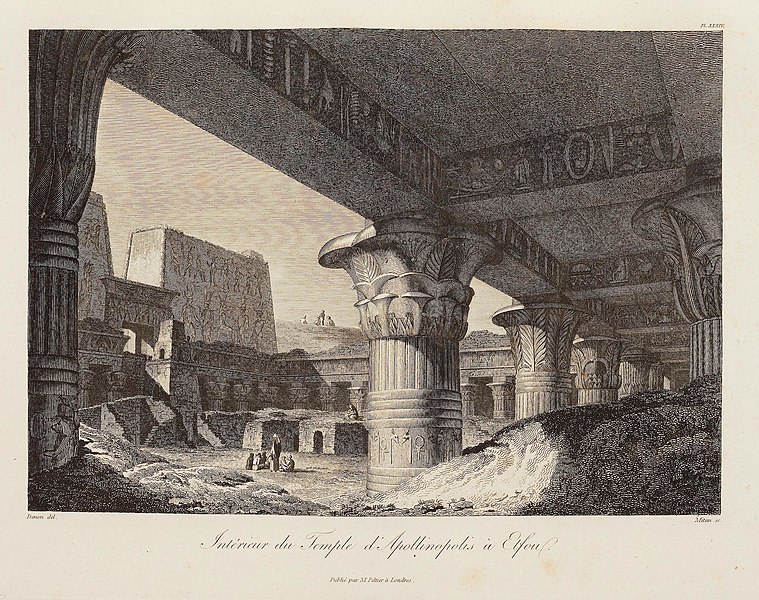 Pl.34 - Cour intérieure du temple d'Apollonopolis, à Edfou