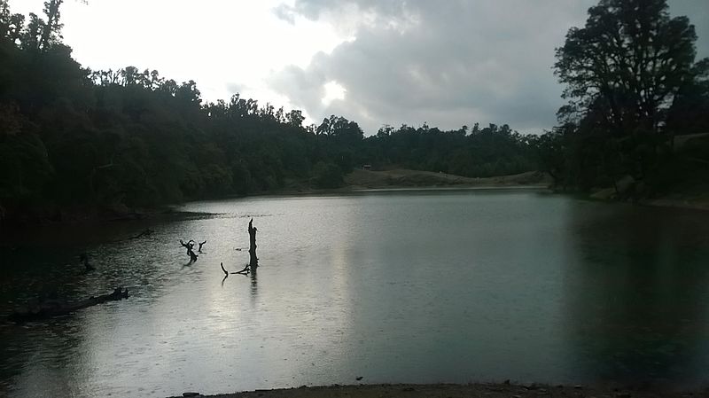 File:Deori Tal Lake at dusk.jpg