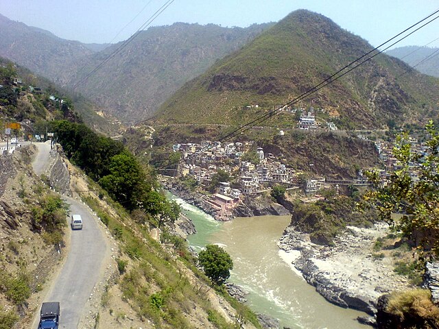 देवप्रयाग पर भागीरथी और अलकनन्दा का संगम