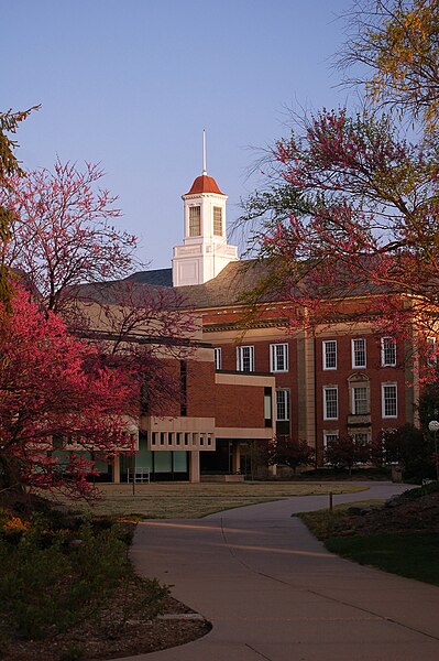 File:Don L. Love Memorial Library.jpg