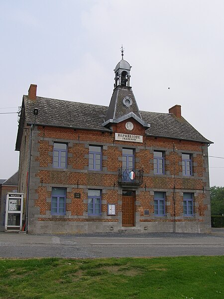 File:DourlersLa mairie260507 (3).JPG