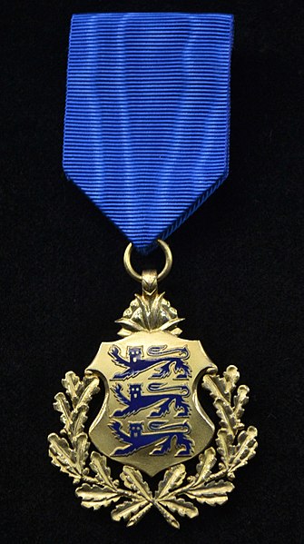 File:EST Order of the National Coat of Arms 5th class badge.jpg