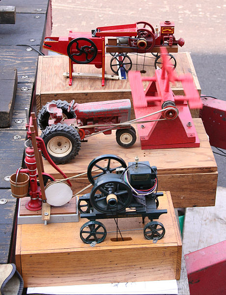 File:Early-gasoline-engine-models.jpg