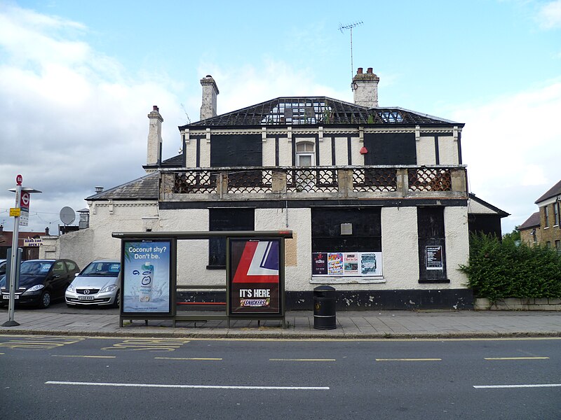 File:East Barnet Road, New Barnet 02.JPG