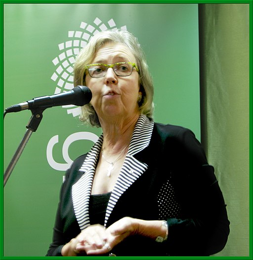 Elizabeth May 4206 (37442729560)