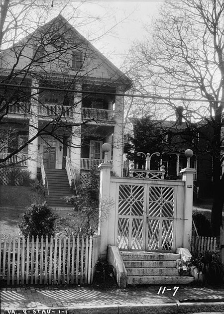 Entrance Stuart Robertson House Staunton