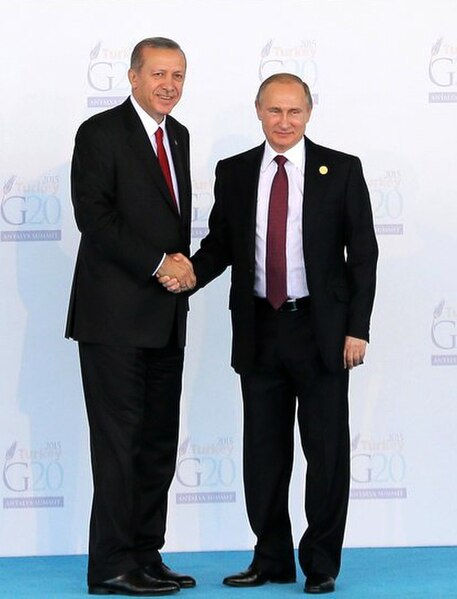 Turkish President Erdoğan (left) and Russian President Putin at the G-20 summit in Antalya on 15 November 2015