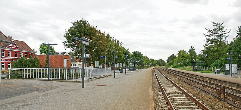 File:Eskilstrup Station 2012.jpg