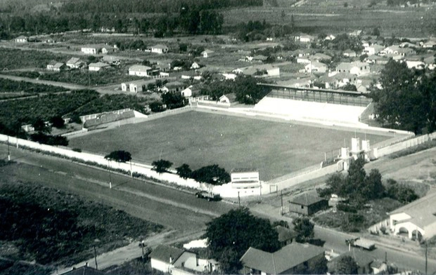 File:Estádio Antônio Garcia.webp