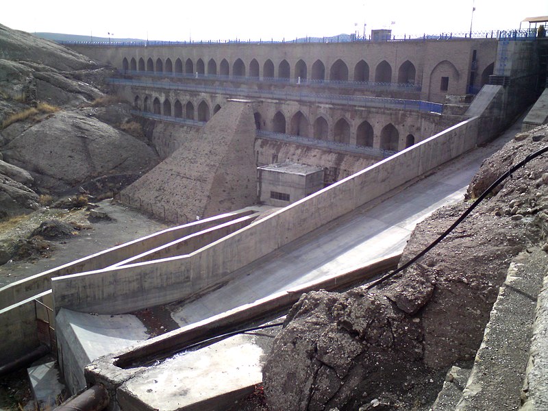 File:Fariman Dam (another view).jpg