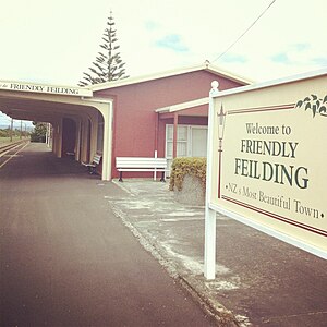 Feilding Kereta Api Station.jpg