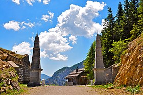 Ferlach Loibltal Mengubah Loiblpass mit Obelisken 24052011 555.jpg