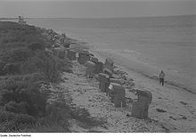 The beach of Kloster before the construction of the southern part of the coastal defence wall between 1950 and 1977 - looking south Fotothek df ps 0001233 Landschaften ^ Insellandschaften ^ Strandkorbe.jpg
