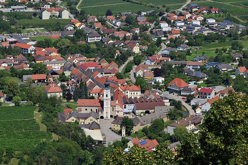 File:Furth bei Göttweig - Ortsansicht.jpg