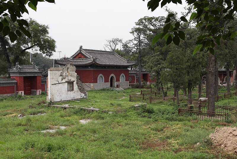 File:Gate of Zheng Jue Temple, Old Summer Palace, Beijing.jpg