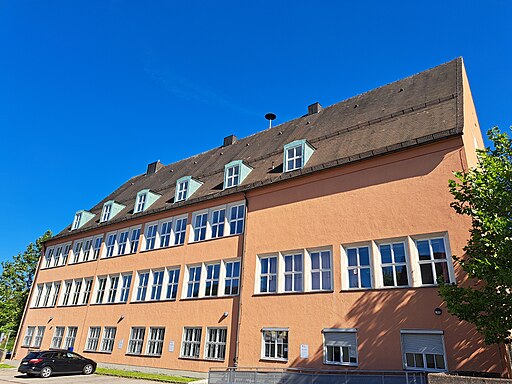 Gewerbliche Berufsschule (Ansicht Hauffstraße), Bahnhofstraße 62, Geislingen an der Steige, 2023-09-07, yj