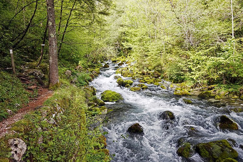 File:Glijun stream.jpg