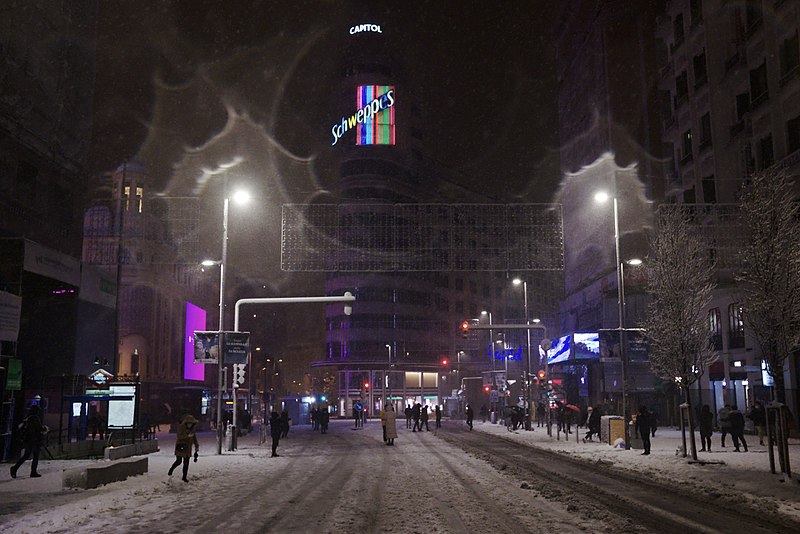 File:Gran Via, Madrid 2021-01-08 - 50853350921.jpg