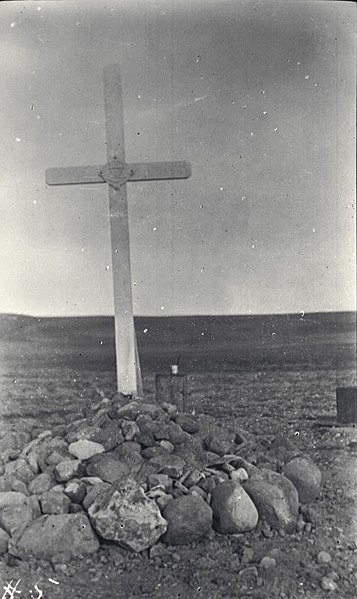 File:Grave of John Jones at Armstrong Point (50653).jpg