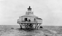 Halfmoon Karang Lighthouse.png