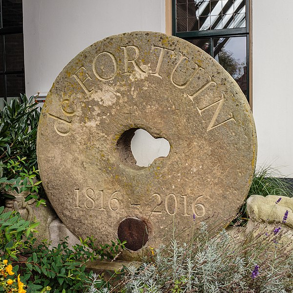 File:Hattem, Windkorenmolen De Fortuin. 13-09-2021. (actm.) 01.jpg