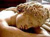 Hermaphroditus ngủ. Một tác phẩm điêu khắc La Mã vào thế kỷ II sao chép phong cách Hy Lạp.